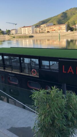 la-peniche-bed-and-bicycle
